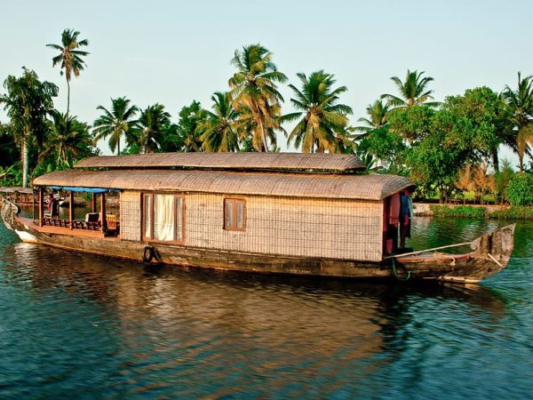 backwaters-india-kerala-water